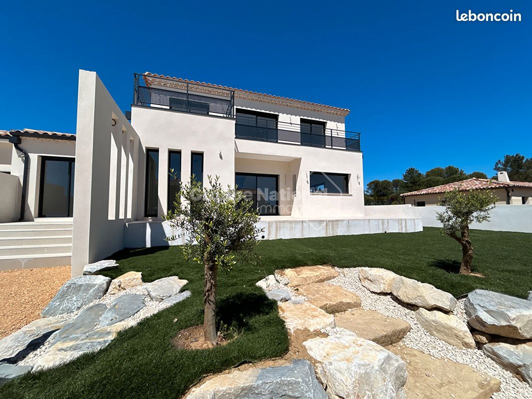 Maison 6 pièces 157 m² · à Vaison-la-Romaine · 157 m² · 499 000 €