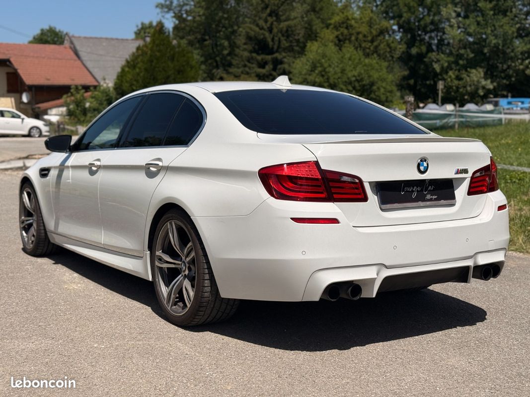 BMW M5 4.4 V8 560ch MOTORSPORT / FULL OPTIONS / EXTENSION DE GARANTIE 12 MOIS OFFERTE (image 5)