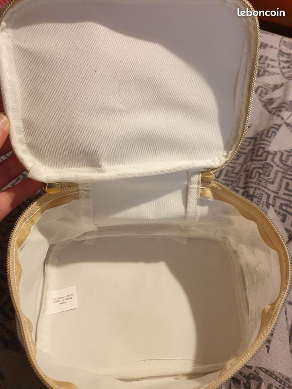 Trousse de toilette yves rocher (image 3)