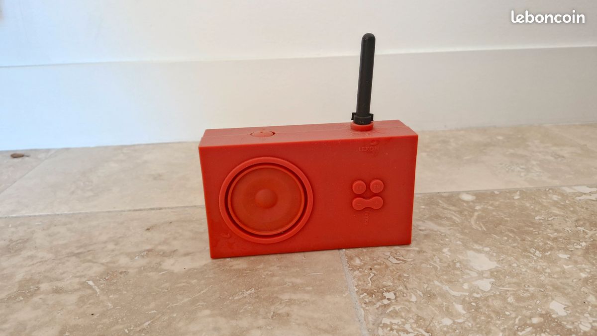 radio tykho (LA 42) bleue design Marc berthier - modèle original - neuf