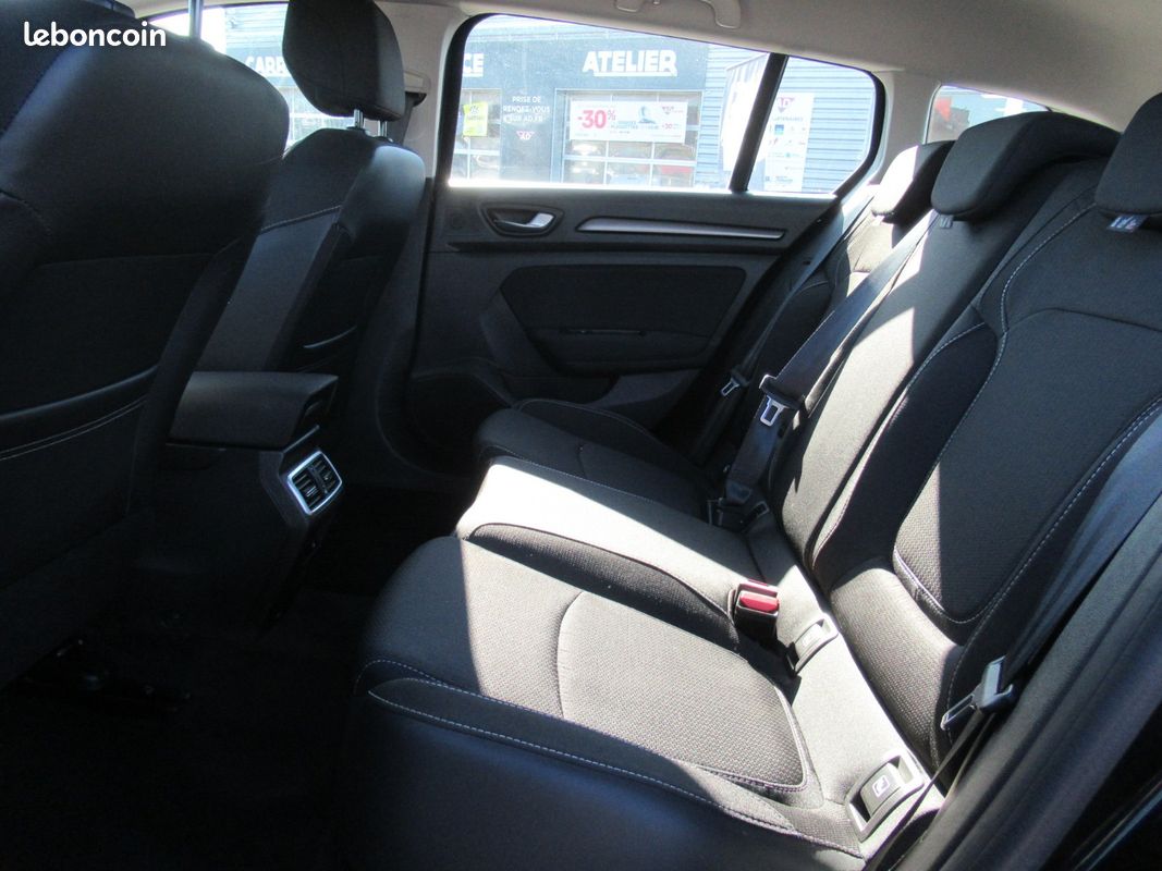 Renault Megane ESTATE E-TECH PLUG-IN HYBRID 160 CV Evolution (image 5)