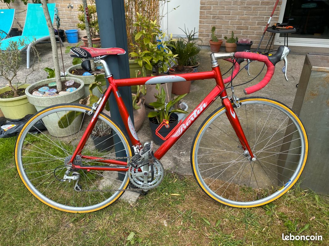 Velo course bertin cadre alu TAILLE 56 Vélos