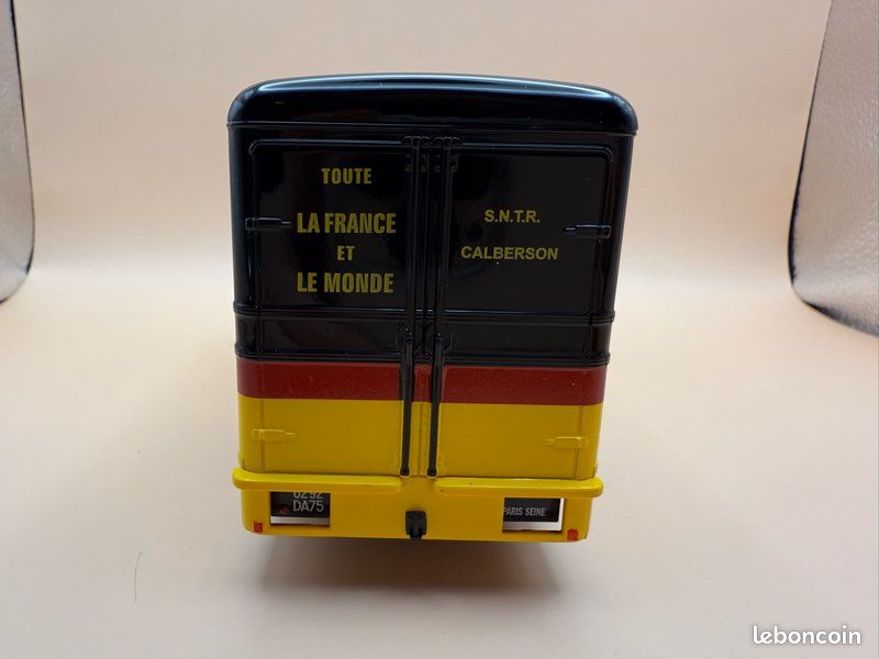 IXO 1/43 CAMIONS D'autrefois Altaya Berliet Gdr 7W Huiles Berliet EUR