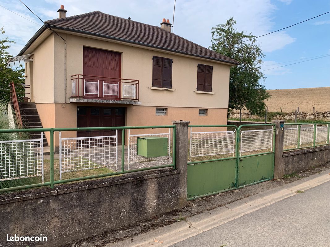 Maison 4 pièces 80 m² · à Brèves · 80 m² · 85 000 €