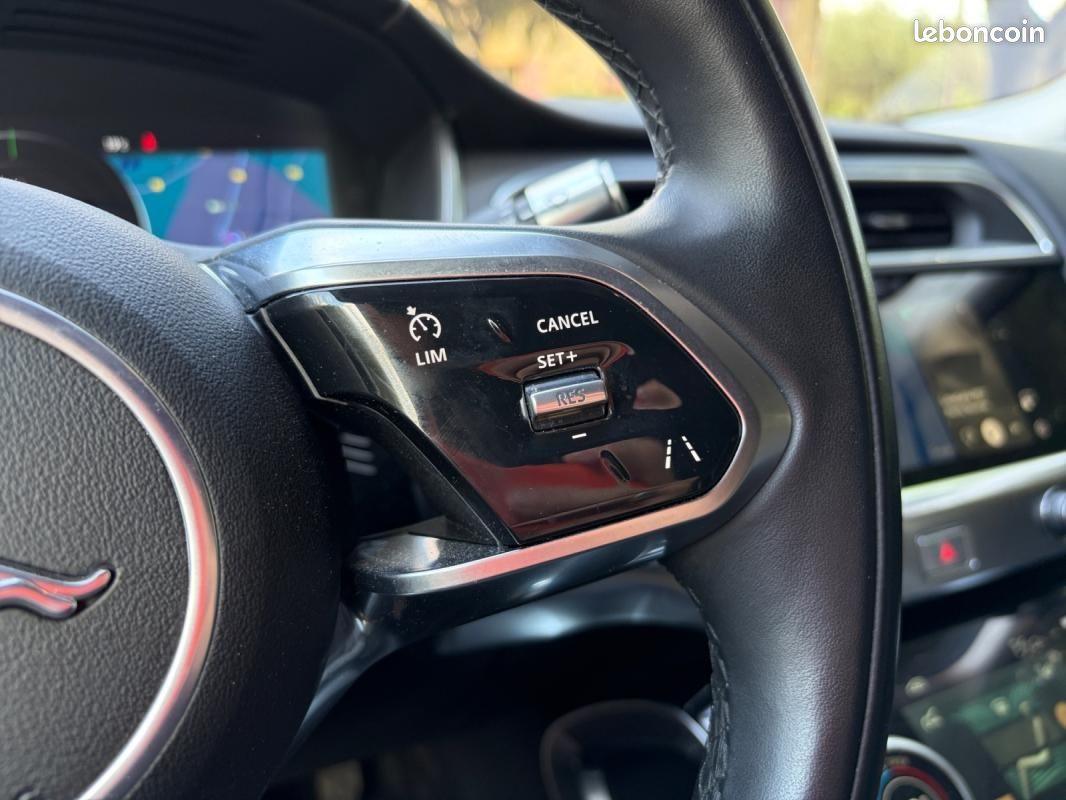 Jaguar I-PACE SE EV400 ch /Carplay/Toit panoramique/Cuir étendu/Caméra 360/Son meridian (image 21)