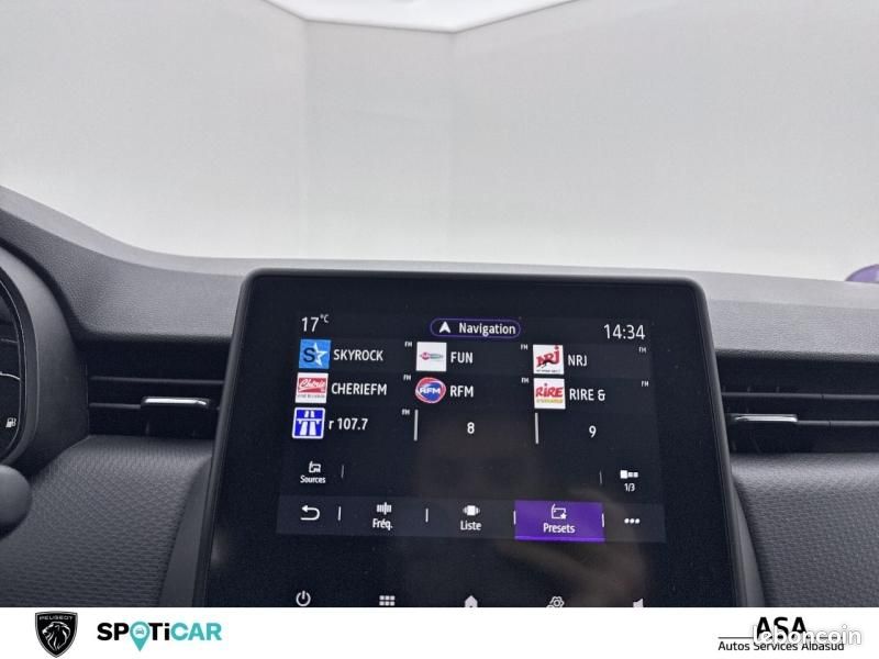 Renault Clio Réversible 1.6 E-Tech 145ch full hybrid Evolution (image 19)