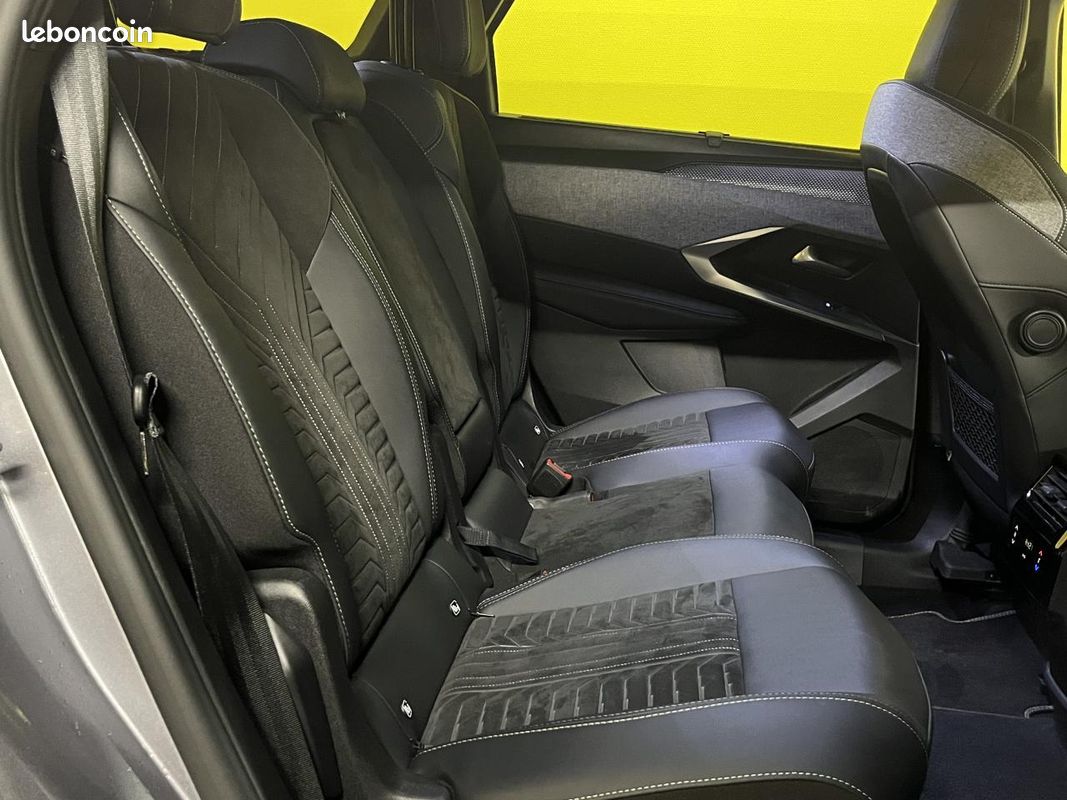 PEUGEOT 5008 1.2i Hybrid -145CV - BV e-DCS6 III GT (image 13)