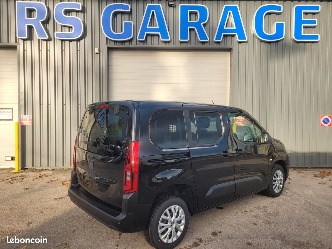 FIAT DOBLO COMBI 05 PLACES 1.5 Blue HDI 100 CH NEUF avec 2 PORTES LATÉRALES - CARTE GRISE N1 - CAMIONNETTE / T.V.A RÉCUPÉRABLE / ÉXONÉRÉ DE T.V.S ET SANS MALUS ÉCOLOGIQUE ( Prix de Vente 22 490 HT ) (image 2)