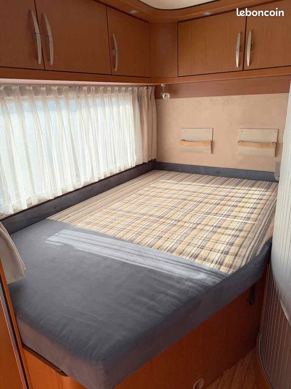Camping-car Intégral Occasion, Lit à la française, 4 couchages, Eriba Jet 653 (image 3)