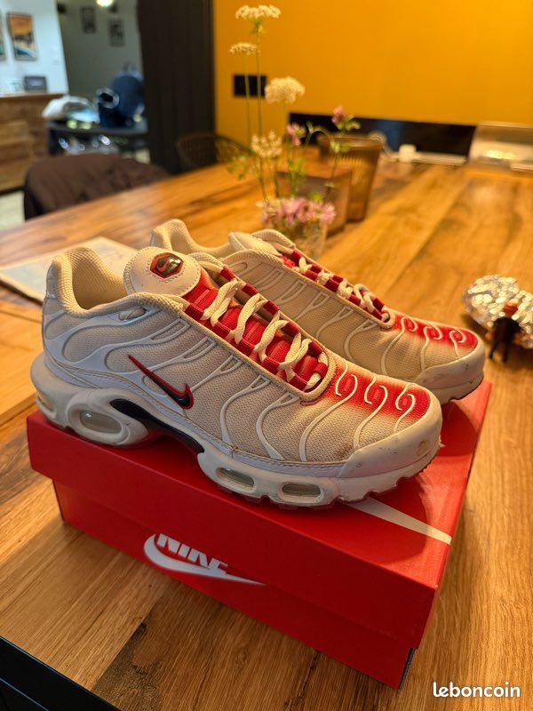 Nike tn rouge et blanche T36,5 Chaussures