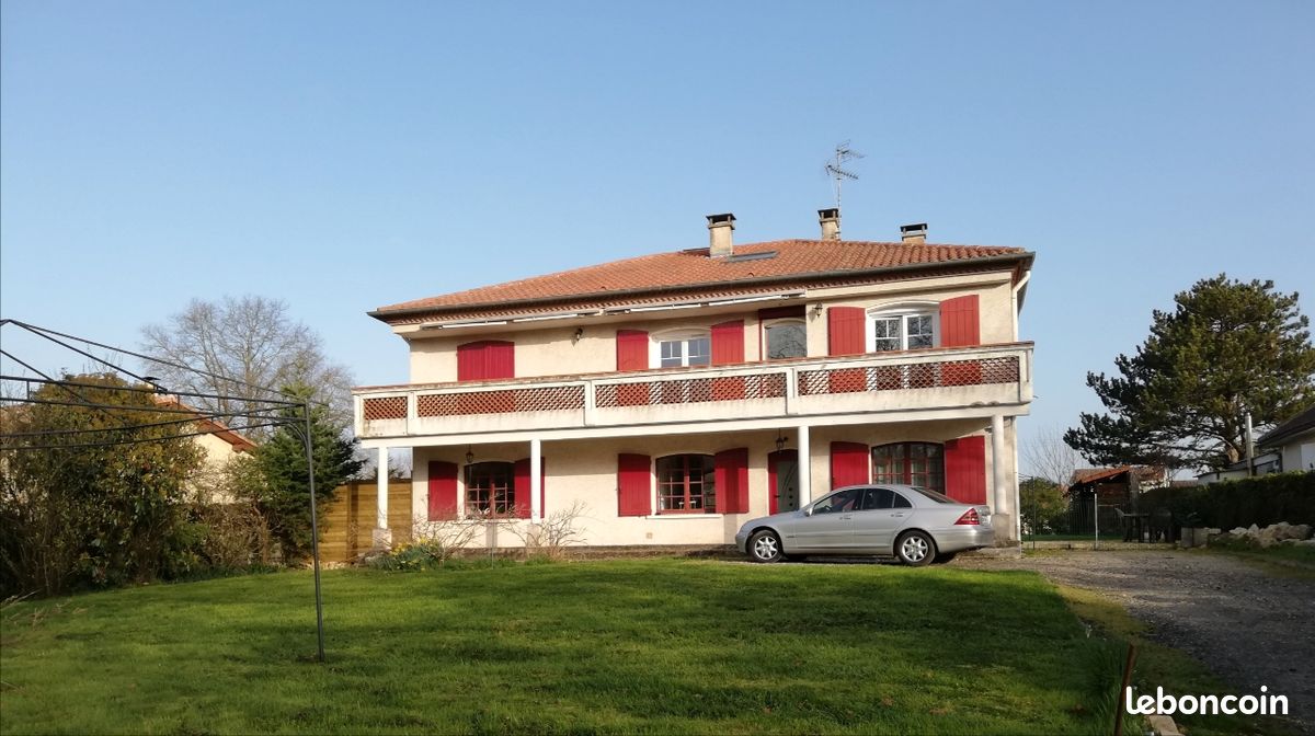 Local commercial 9 pièces 230 m² · à Le Passage · 230 m² · 298 000 €