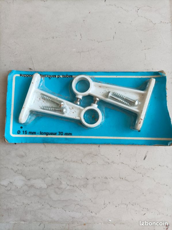 Support plastique pour tube (image 1)