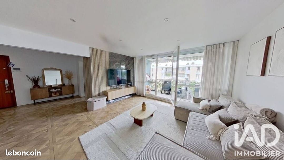 Appartement 5 pièces 101 m² · à Massy · 101 m² · 2 100 €