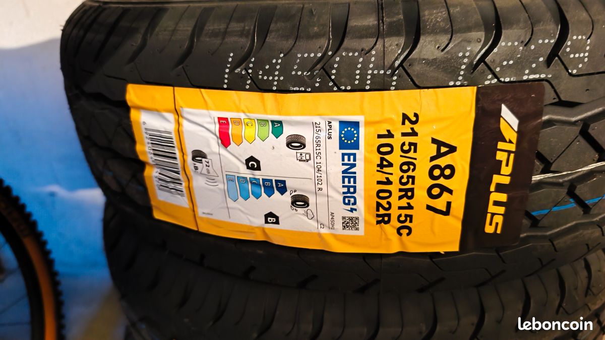 Pneus Aplus A867 (image 1)