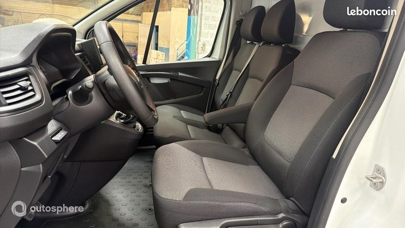 Renault Trafic Véhicule utilitaire ou Société L1H1 3T 2.0 Blue dCi 130ch Confort (image 13)