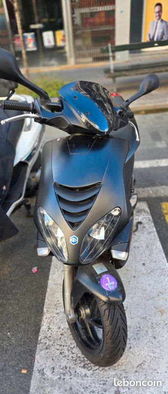 Piaggio NRG POWER DD injection temps 50cc noir débridé très bien