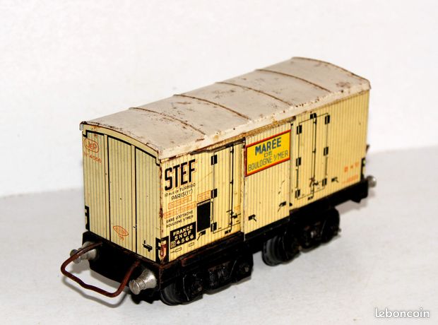 Lot De Wagons Et Trains Anciens En Tôle – Jouets Collection – État D'usage