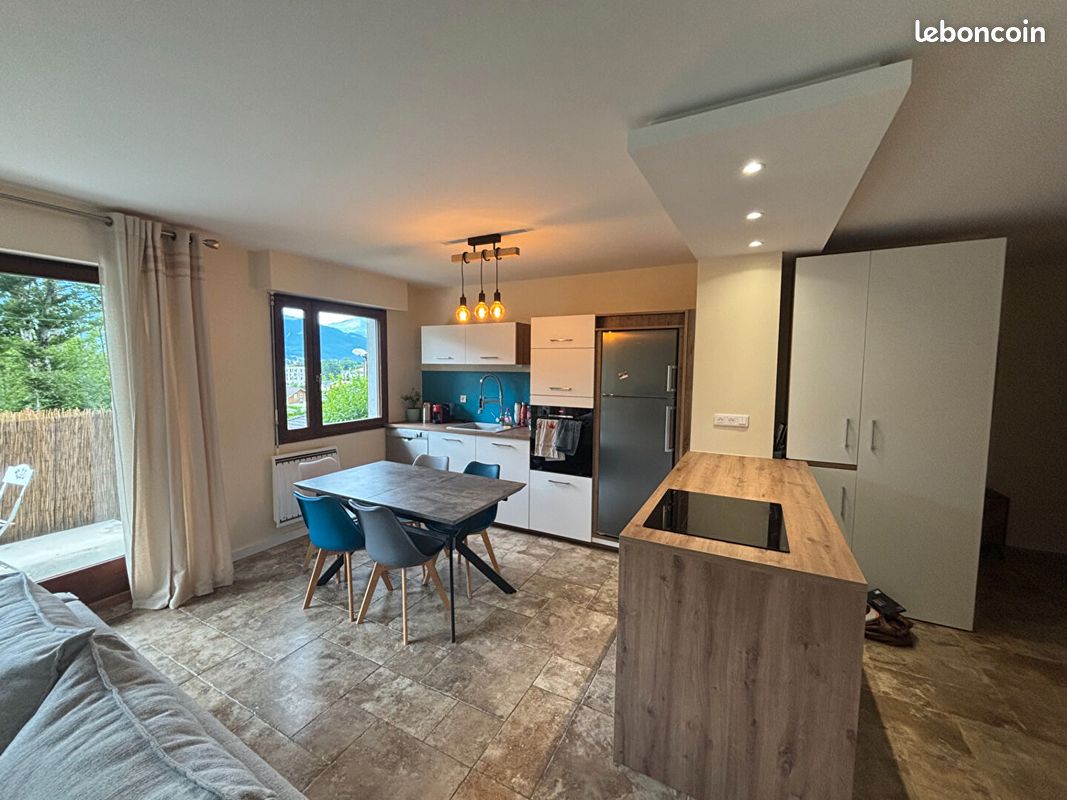 Appartement 3 pièces 61 m² · à Cluses · 61 m² · 1 080 €