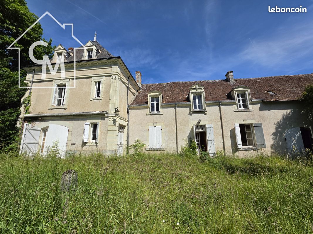 Maison 12 pièces 335 m² · à Lésigny · 335 m² · 177 500 €