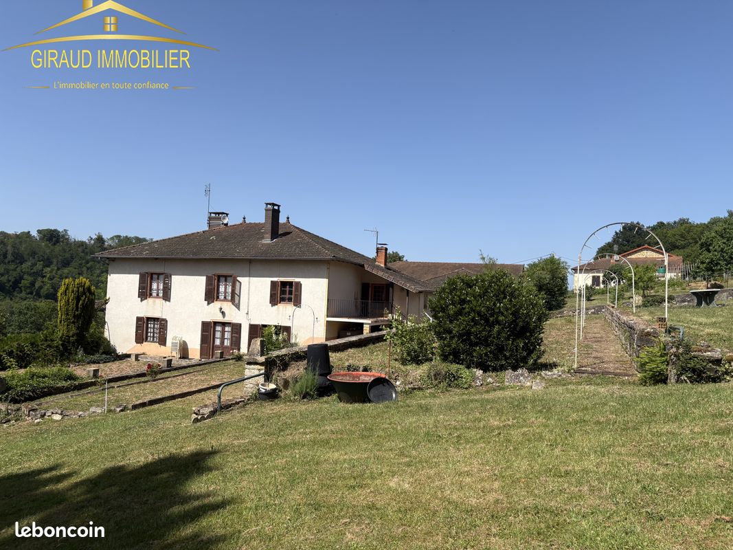 Maison 13 pièces 274 m² · à Maizilly · 274 m² · 269 000 €