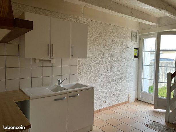 Maison de 34 m2 avec cour centre surgeres
