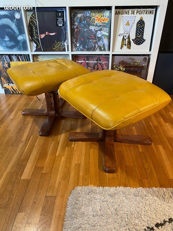 Paire de repose-pieds / poufs vintage scandinaves années 70 – rénovés (image 1)