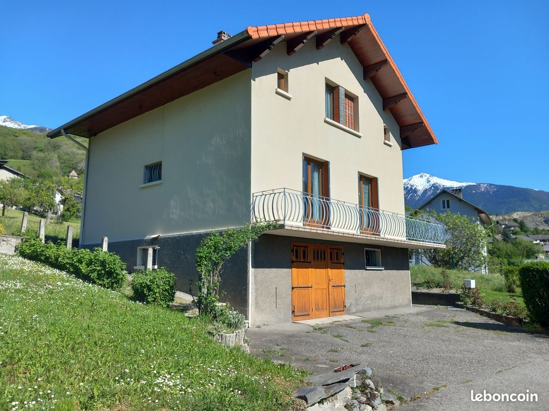 Maison 5 pièces 139 m² · à Saint-Martin-de-la-Porte · 139 m² · 235 000 €