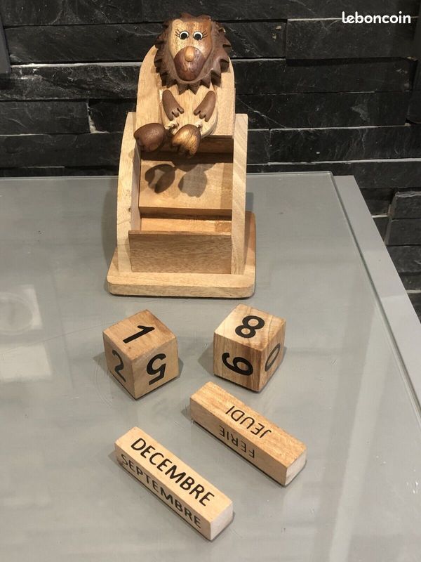 Calendrier perpétuel Colonial en bois - Beige - L 11 x P 5 x H 7,5 cm