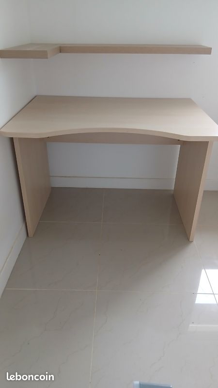 Bureau (image 1)