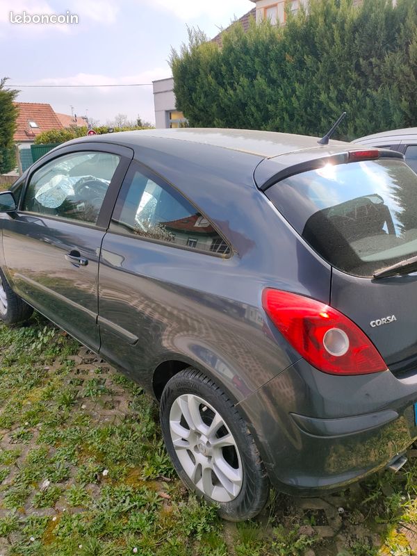 Opel corsa CDTI 90 CV seulement 185000kms uniquement pour pièces (image 1)