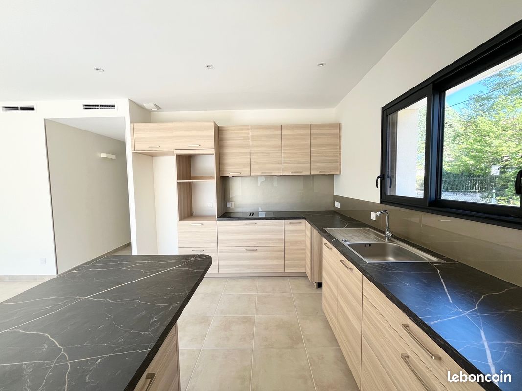 Maison 4 pièces 117 m² · à Gradignan · 117 m² · 2 500 €/mois