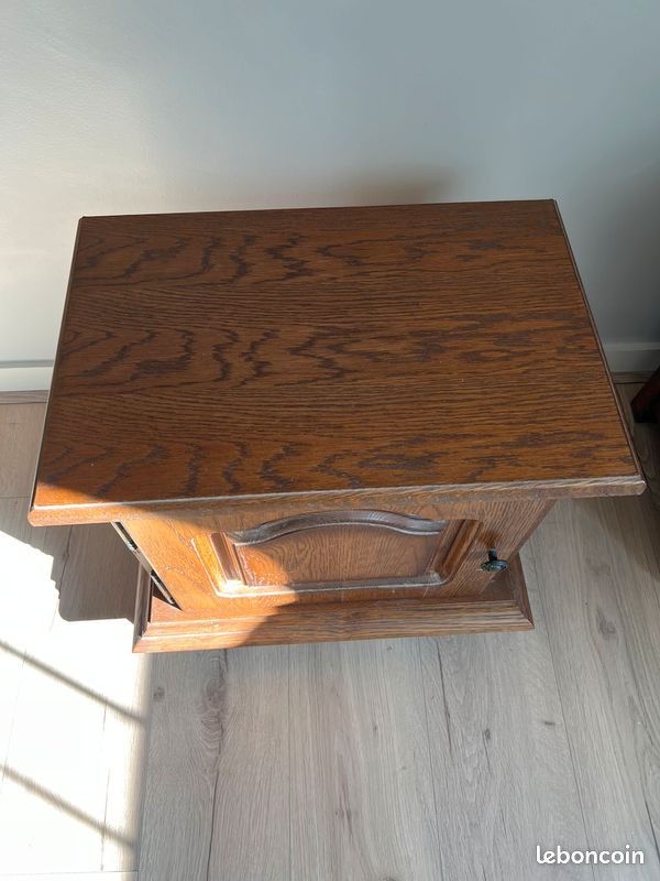 Table de chevet en bois (image 2)