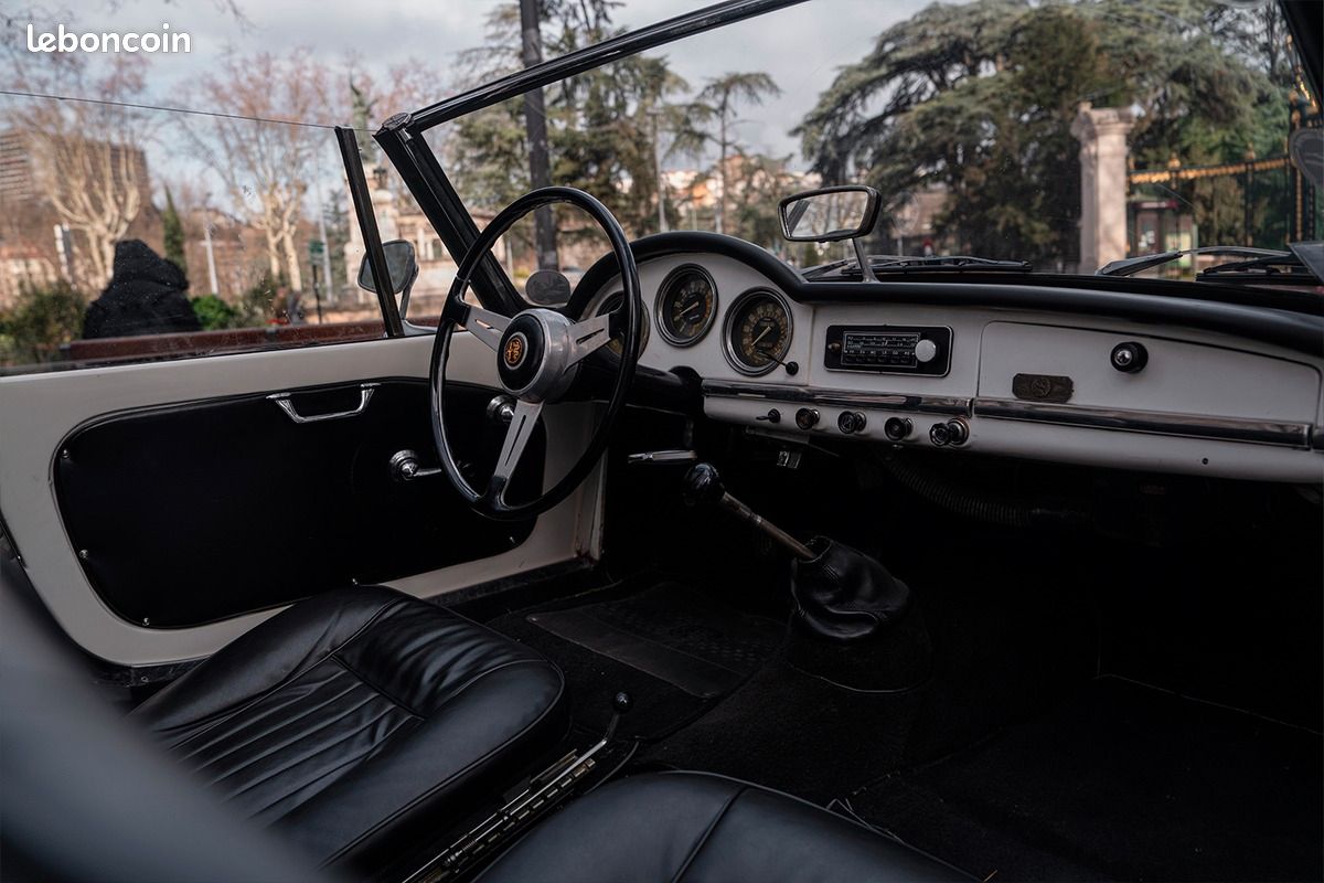 Alfa Romeo Giulia Spider 1600 freins à tambours - Collection - 92cv - bel exemplaire (image 15)