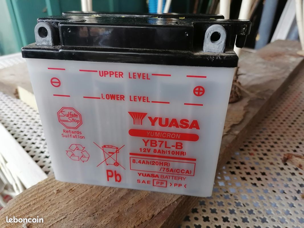 BATTERIE MOTO YUASA YB7L-B 12V 8AH 75A