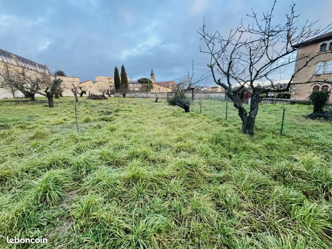 Terrain 800 m² Vindry Sur Turdine · à Vindry-sur-Turdine · 150 000 €