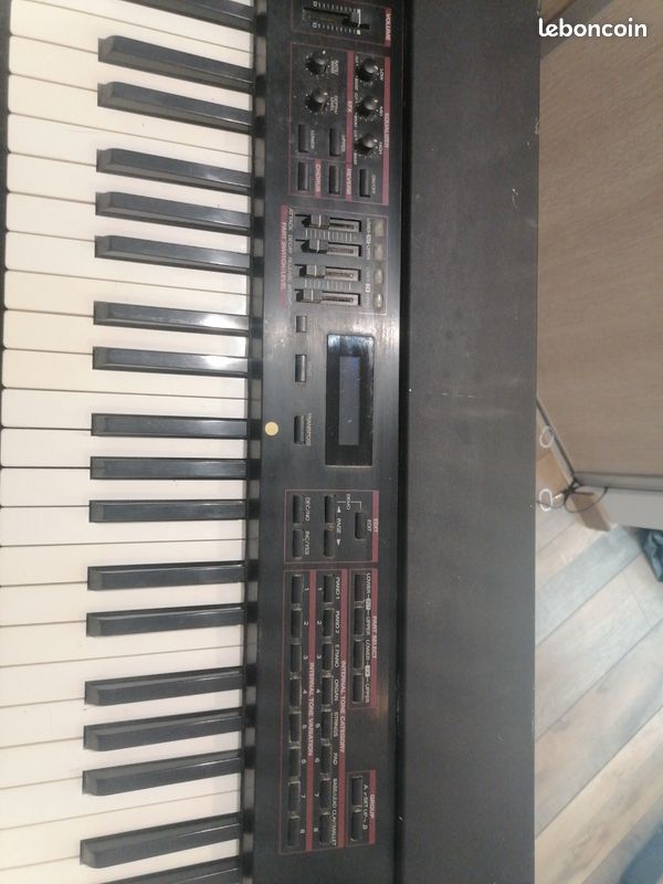 Piano Roland RD-600 – bon état, clavier 88 touches (image 3)