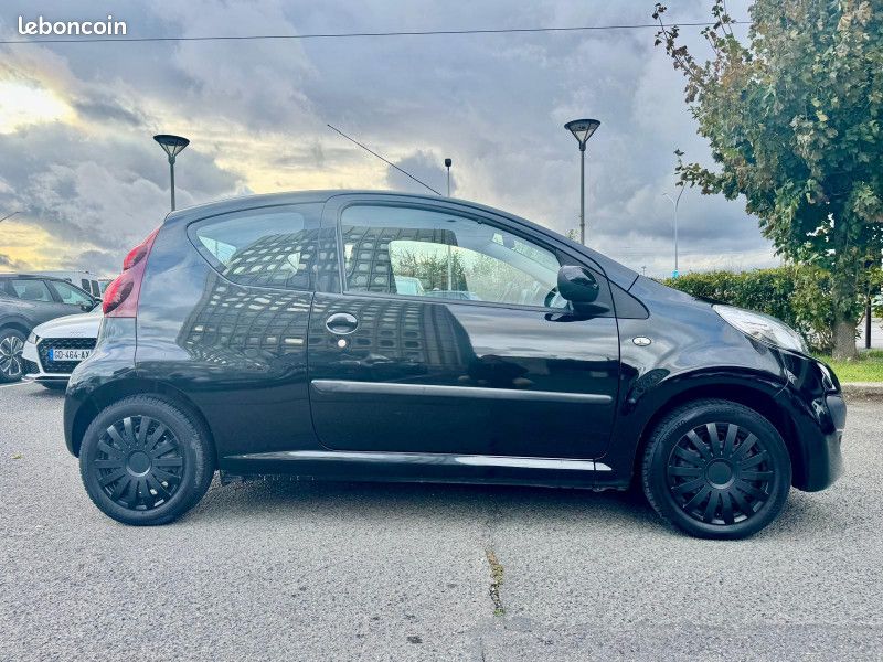 Peugeot 107 1.0 12V ACTIVE 3P AUTOMATIQUE (image 6)
