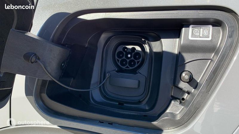 Peugeot 2008 e-2008 156ch Allure (image 33)