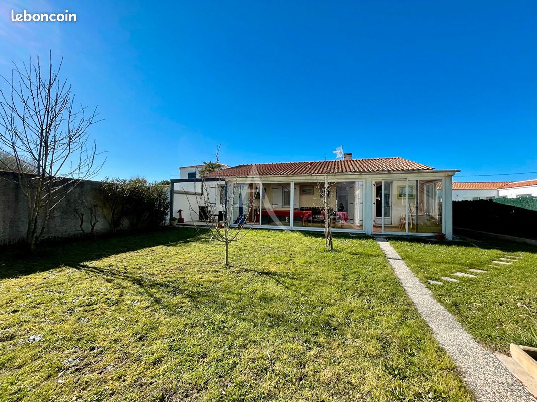 Maison 6 pièces 97 m² · à L'Aiguillon-la-Presqu'Île · 97 m² · 351 500 €