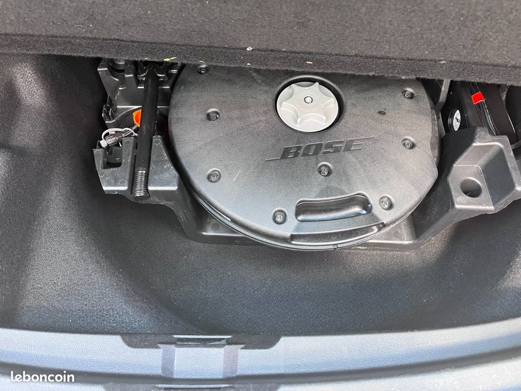 RENAULT MEGANE IV ESTATE dCi 130 Energy Intens (image 41)