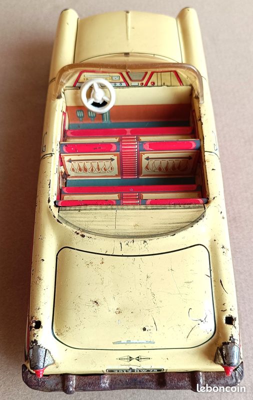 Distler, grande voiture en tôle années 1930 (D'occasion) à Pont-de-la Distler, grande voiture en tôle années 1930 (D'occasion) à Pont-de-la