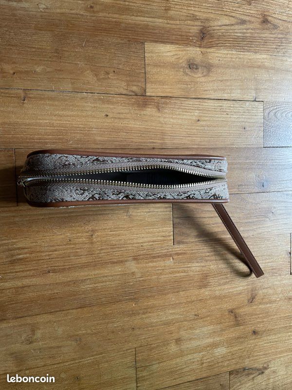 Pochette GUESS (image 3)