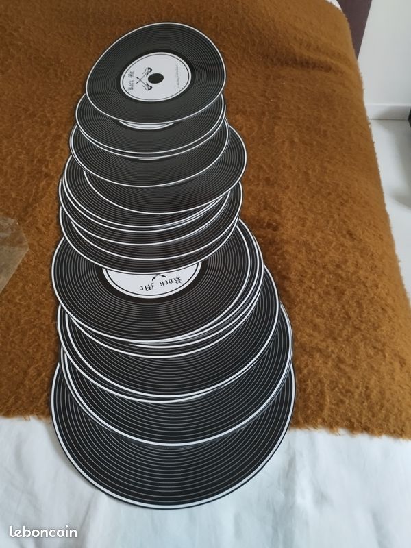 42 sets de table imitation vinyle (image 1)