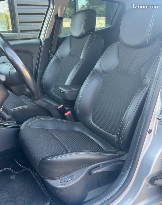 RENAULT CLIO 1.2 TCE 120Ch INTENS BVA - 1ERE MAIN - SUIVI RENAULT (image 8)