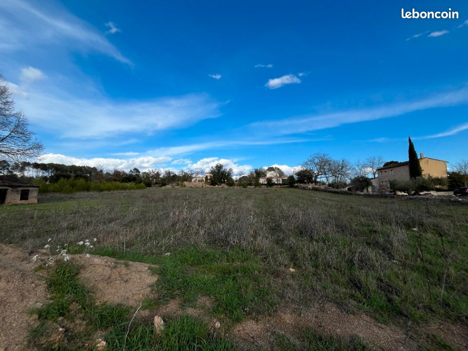 Terrain 1 101 m² Carces · à Carcès · 128 000 €