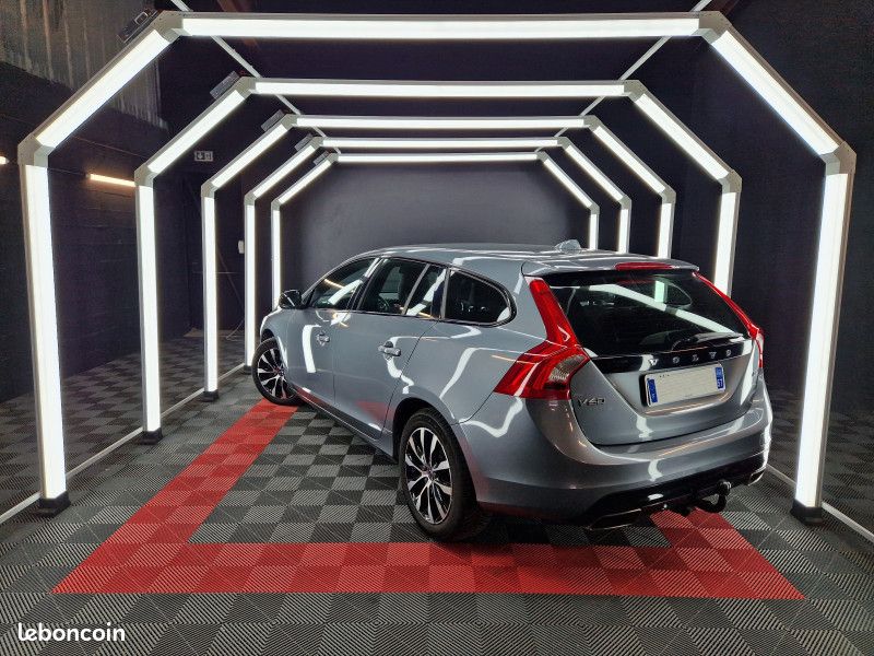 Volvo V60 D2 120CH MOMENTUM GEARTRONIC * ATTELAGE * BLUETOOTH * RADAR (image 2)