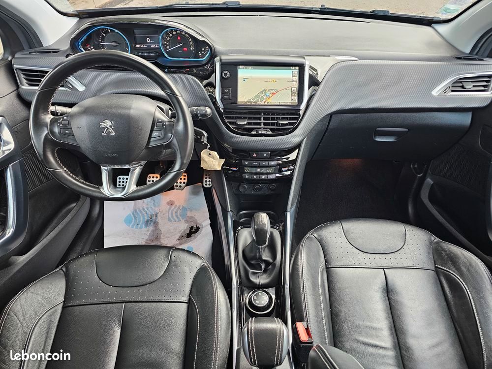 Peugeot 2008 1.6 VTi 120 ch Féline Titane (image 10)