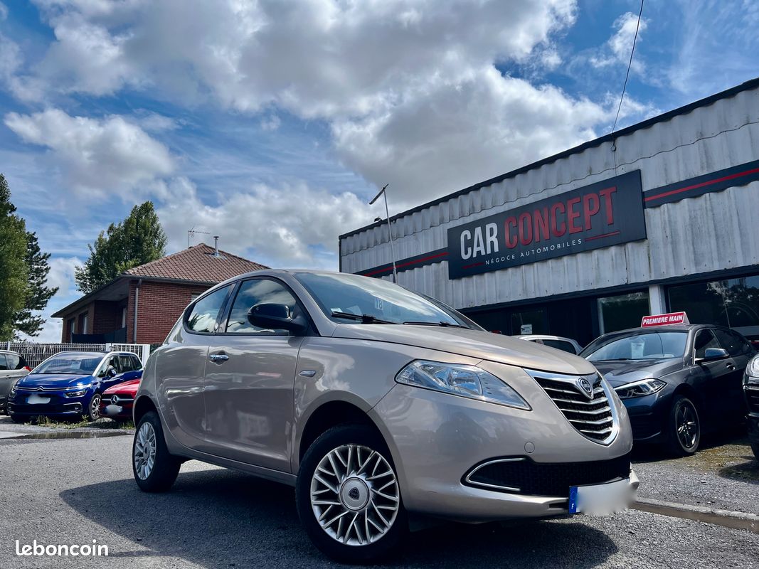 Lancia ypsilon 0.9 chaine de distri 76022 kms garantie 48 mois possible (image 1)
