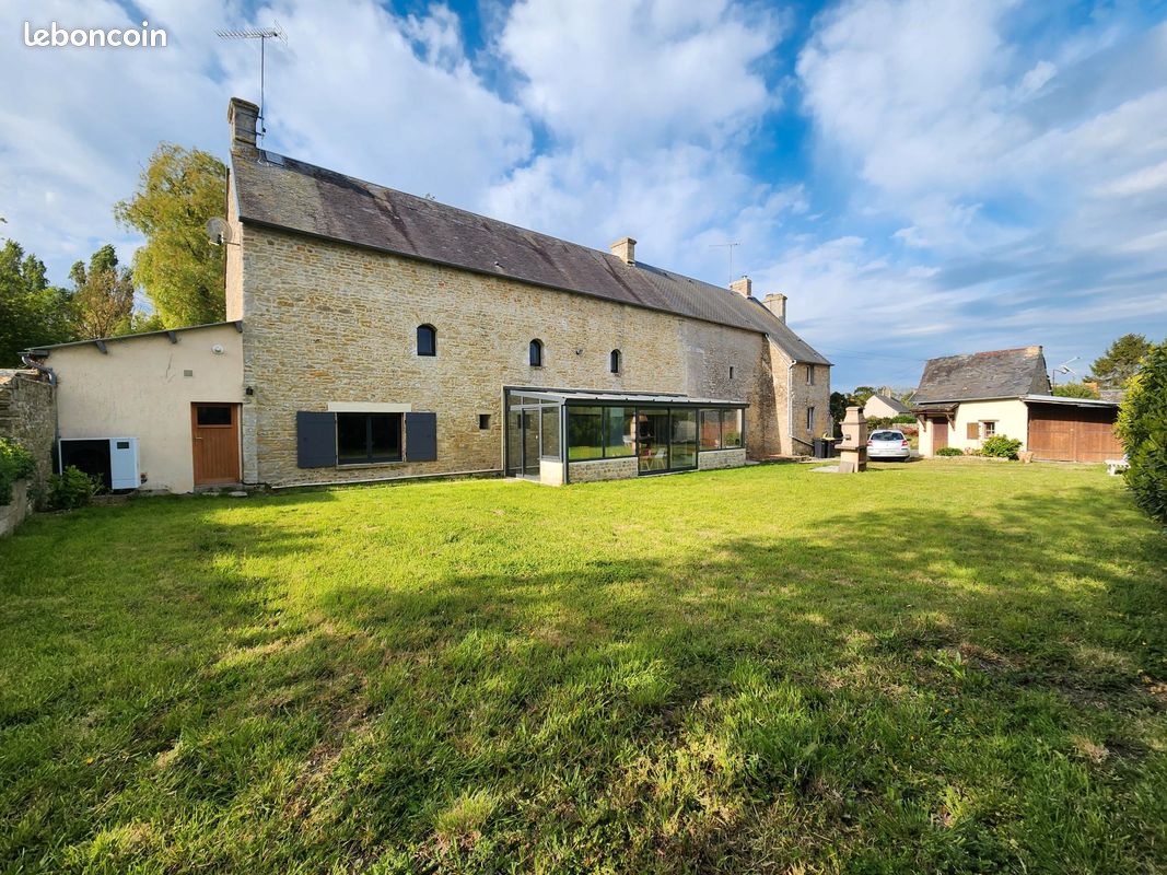 Maison 5 pièces 176 m² · à Longueville · 176 m² · 230 000 €