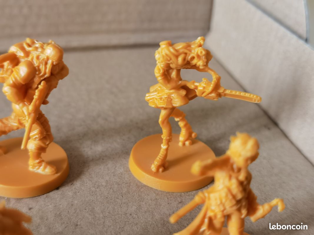 Lot de 3 ou 4 Figurines de personnages – ZOMBICIDE (image 6)